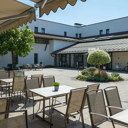Chrysantihof Hotel