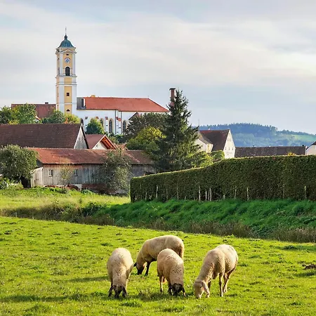 Chrysantihof Hotel 4*