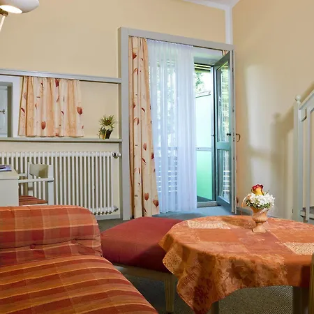 Chrysantihof Hotel